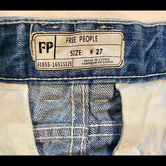 Free People Size 27 Shortswith Lace Pocket Trim - Picture 3 of 5